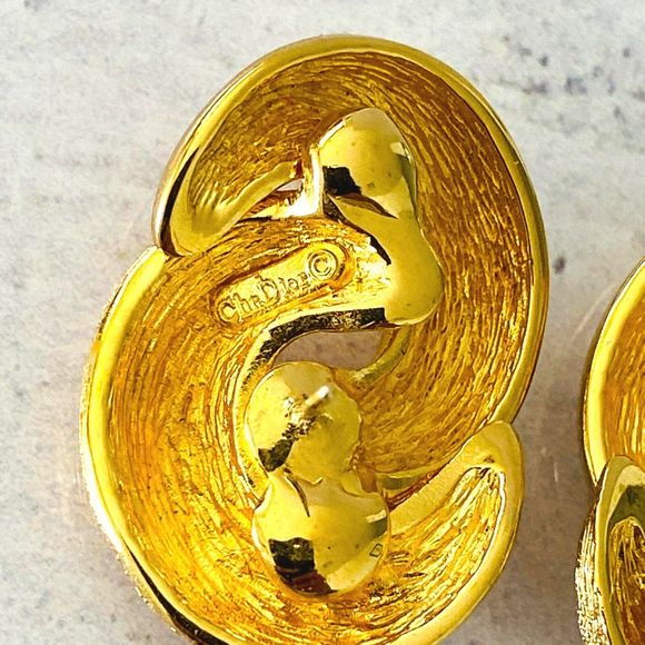 Vintage Christian Dior Interlocked Earrings Gold Tone Pierced Ears Posts - Picture 9 of 10